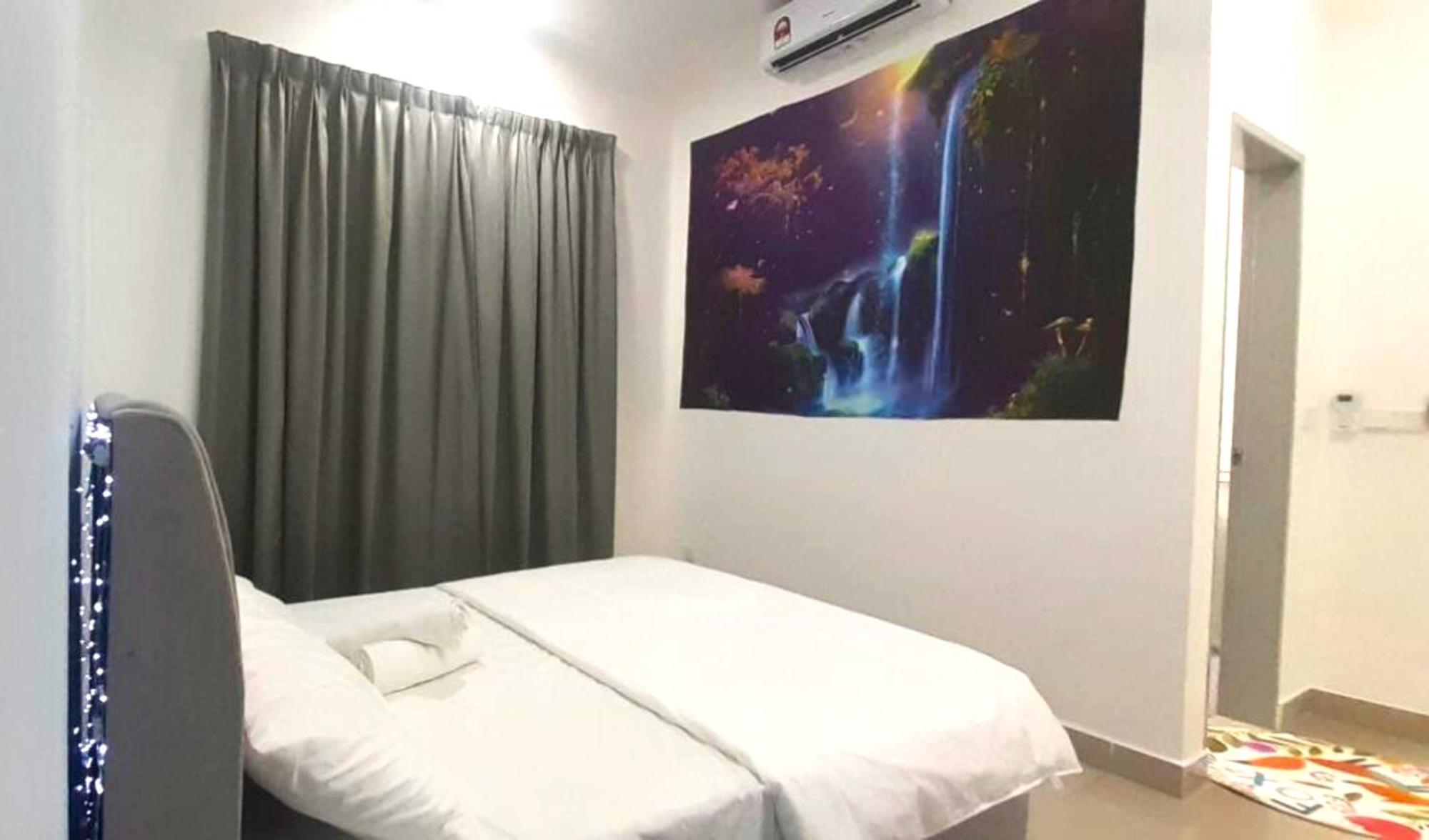 Comfort - 5pax Fantasy Pool View * Seremban